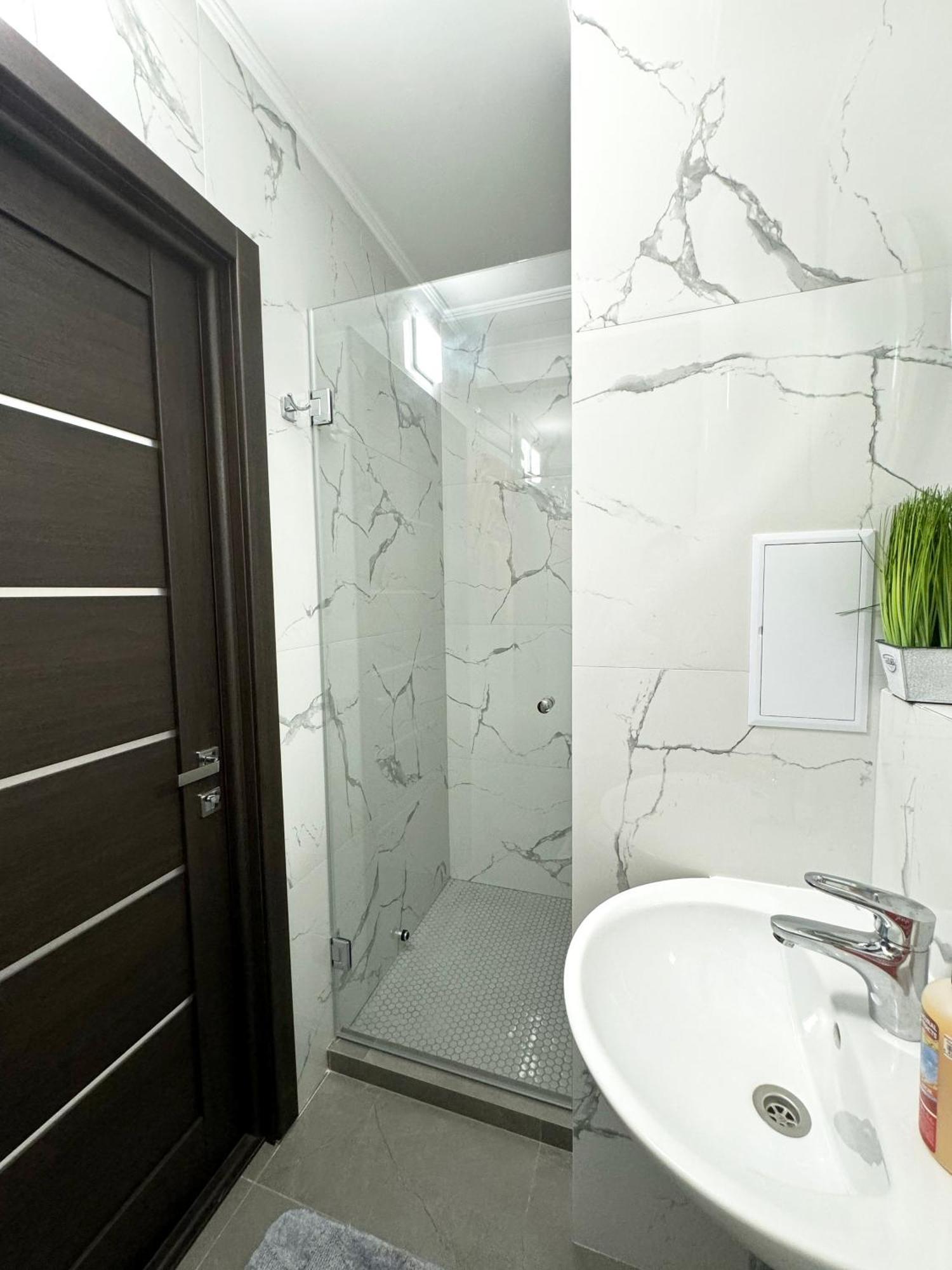 Artal Apartment On Obolonskyi Avenue 16 Kiev Luaran gambar